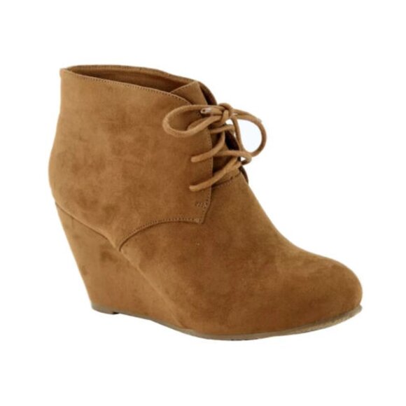 New In Box Ankle Boots -Micro Suede Chukka Style - Picture 2 of 2